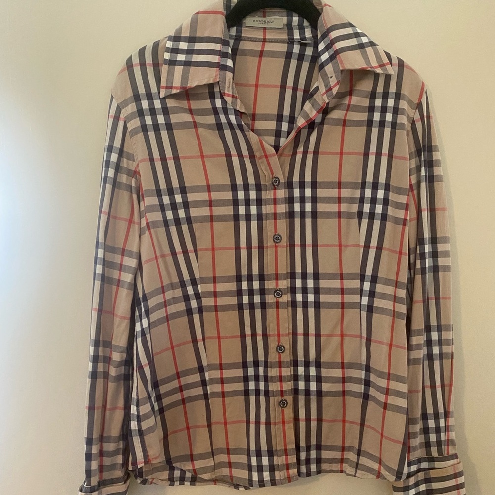 Burberry fitted button up